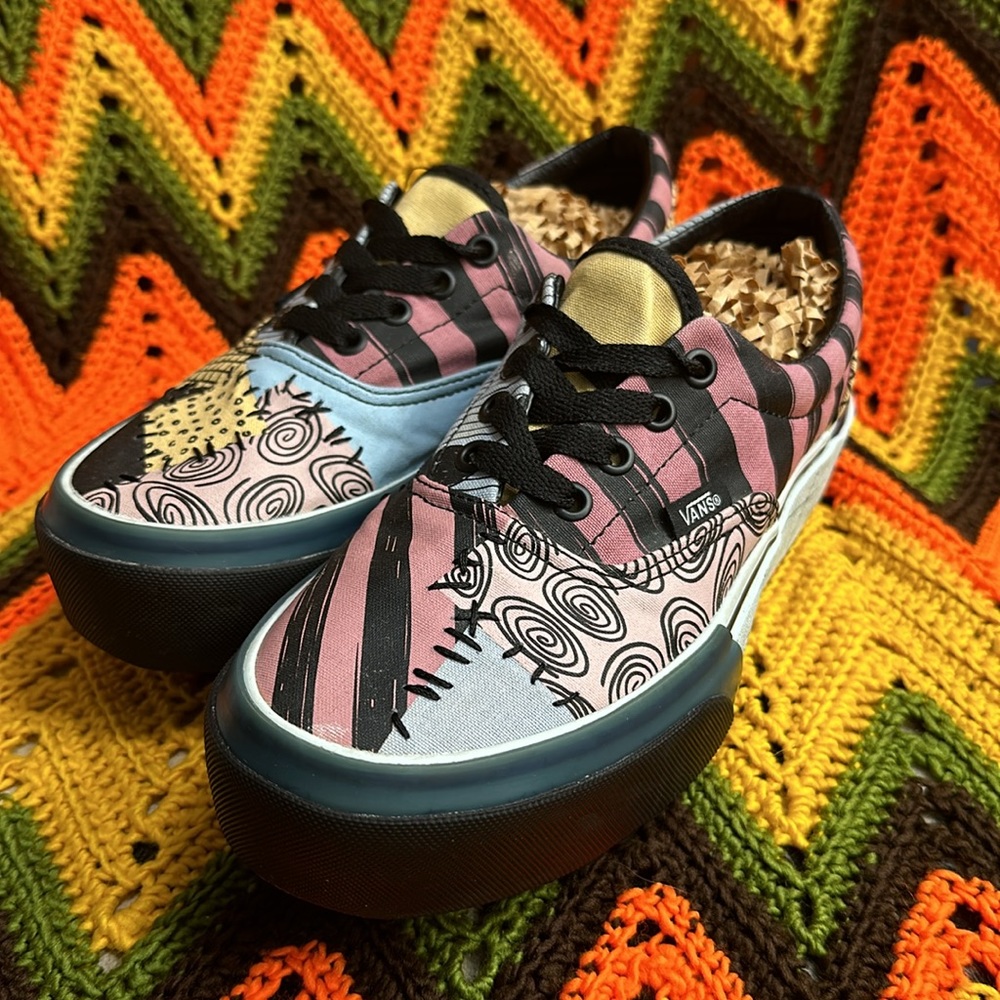 VANS X THE NIGHTMARE BEFORE CHRISTMAS ERA STACKED (DISNEY)